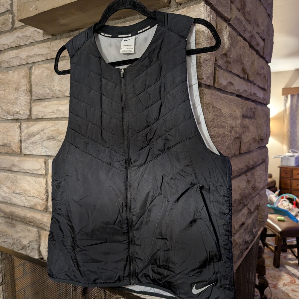 Nike AeroLayer Men's Running Vest, Large
